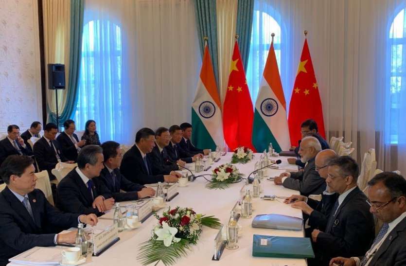 PM Modi Meets Xi Jinping बिश्केक में मोदी ने जिनपिंग को बताया- आतंक मुक्त वातावरण नहीं बना पा रहे पाक से बातचीत का कोई फायदा नहीं
