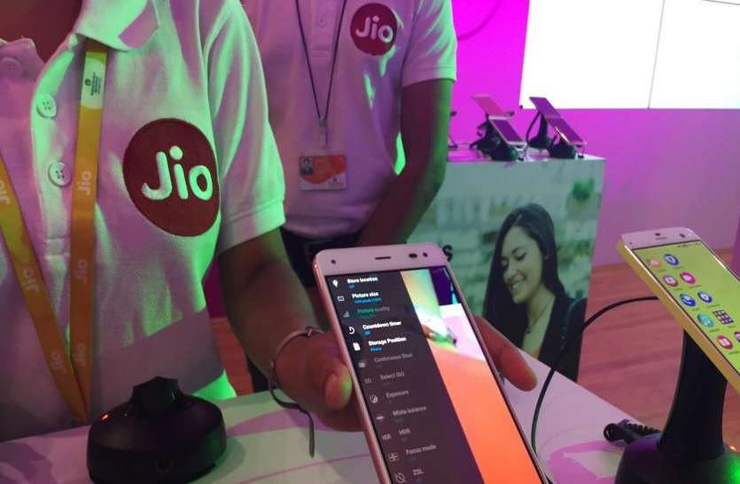 reliance Reliance Jio की वजह से इंटरनेट यूजर्स के मामले में अमेरिका से आगे निकला भारत