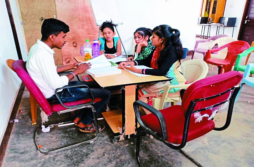 balod patrika कौशल उन्नयन बना आर्थिक उन्नयन योजना, खाली कुर्सियां बता रही सच