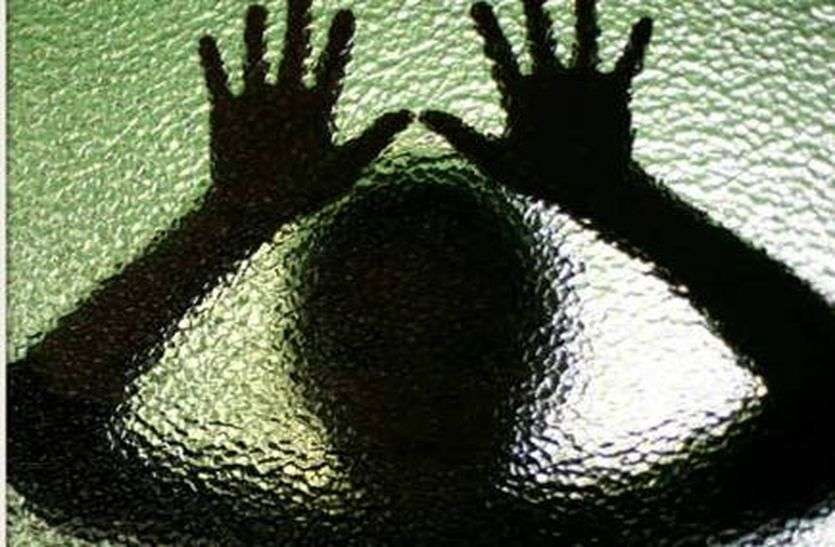Friendship on Facebook, wrongdoing done in hotel फेसबुक पर दोस्ती, होटल में किया दुष्कर्म