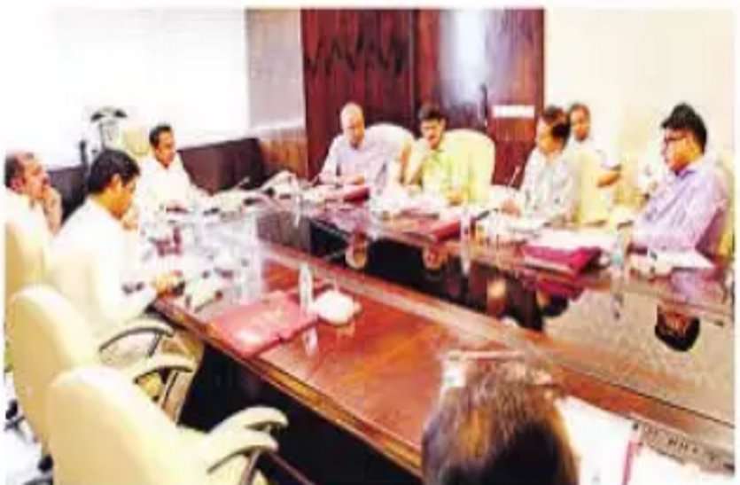 mp govt meeting MP में पहली बार 7 दिन में 4000 करोड़ के 6 प्रस्ताव मंजूर, सीएम बोले निवेश करो, देंगे हर सुविधा