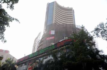 Share Maket Opening: Sensex rolls 117, Nifty weak 33 points Share Maket Opening: शेयर बाजार में गिरावट, सेंसेक्स 117 अंक लुढ़का, निफ्टी 33 अंक कमजोर