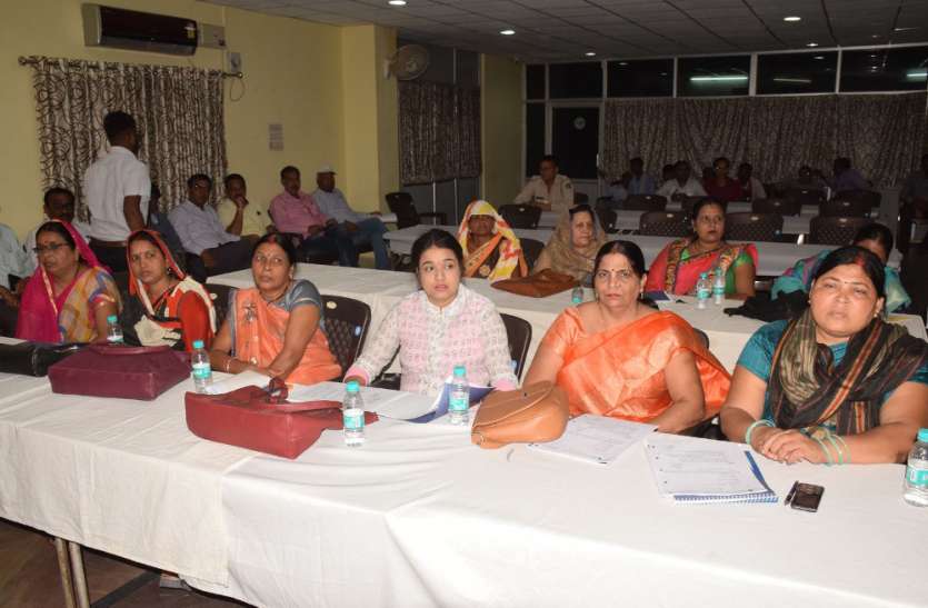 satna Suspended budget meeting for third time in 10 days पार्क निर्माण में भ्रष्टाचार पर पार्षदों का हंगामा, 10 दिन में तीसरी बार बजट बैठक स्थगित