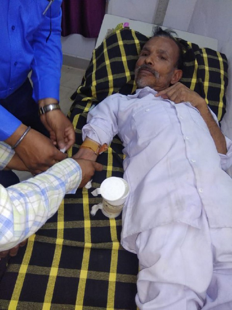 Disabilities played participation in the blood नि:शक्त ने भी रक्तदान में निभाई सहभागिता