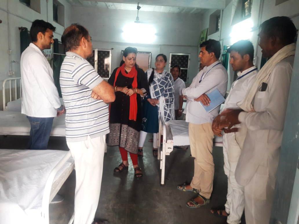 State team inspected hospitals राज्य दल ने किया अस्पतालों का निरीक्षण, मिली कमियां