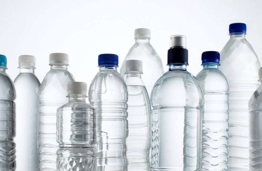 plastic हर हफ्ते एक क्रेडिट कार्ड के बराबर प्लास्टिक खा जाता है इंसान, रिसर्च में हुआ चौंकाने वाला खुलासा