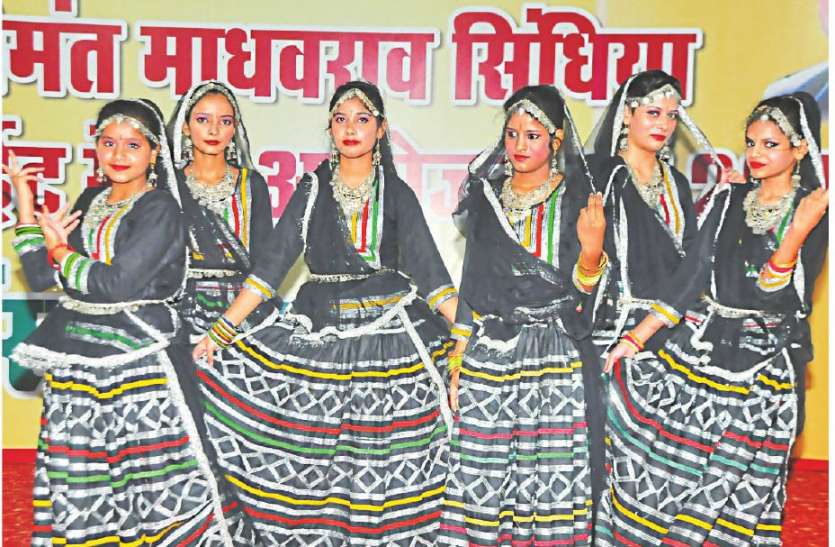 Single Dance & Group Dance सोलो, डुईट और ग्रुप डांस से पार्टिसिपेंट्स ने बांधा समां