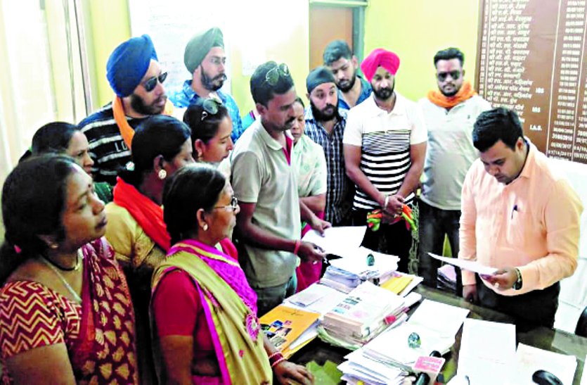 patrika चोरी की वारदातों में हुआ इजाफा, निष्क्रिय पुलिसकर्मियों को हटाने सौंपा ज्ञापन