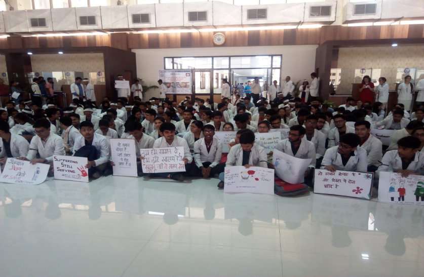 Kolkata doctor's Strike Live