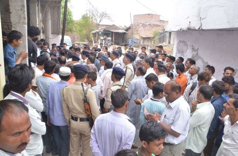 dewas शहीद संदीप को याद कर रो पड़ा पूरा गांव, कई घरों में नहीं जले चूल्हे