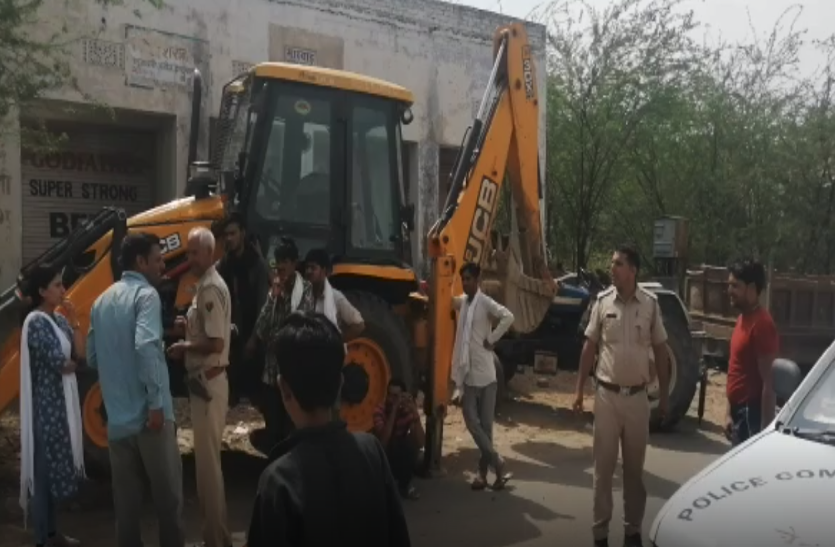 Gravel Sand Mafia Active in Rajasthan : प्रशासन की सख्ती नाकाम! अब माइंस अधिकारियों से हाथापाई पर उतरे बेखौफ बजरी माफिया