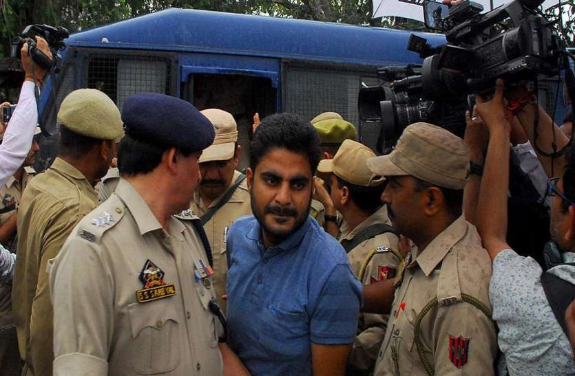 kathua rape case कठुआ गैंगरेप केस में आ सकता है नया मोड़, चैट रिकॉर्ड से बढ़ सकती है विशाल की मुश्किल