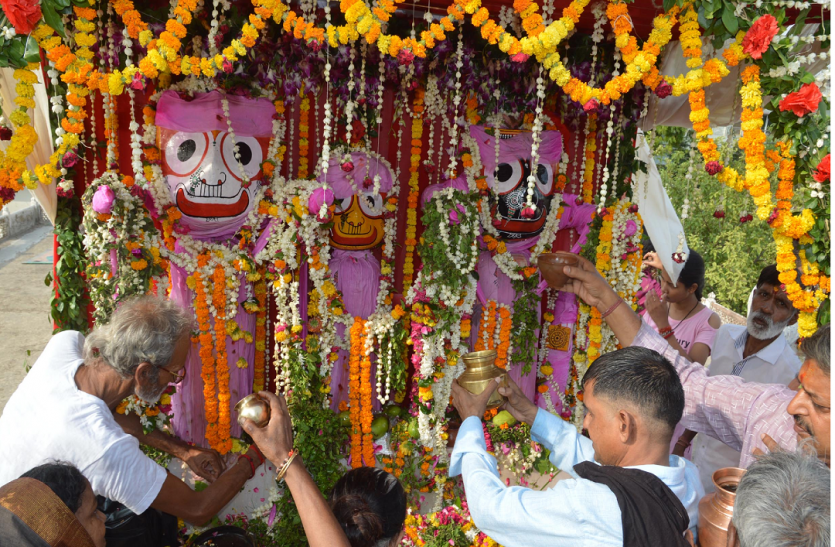 भगवान जगन्नाथ, बलभद्र और बहन सुभद्रा भक्त और भगवान का ऐसा प्रेम कि अतिशय स्नान से भगवान जगन्नाथ हो जाएंगे बीमार