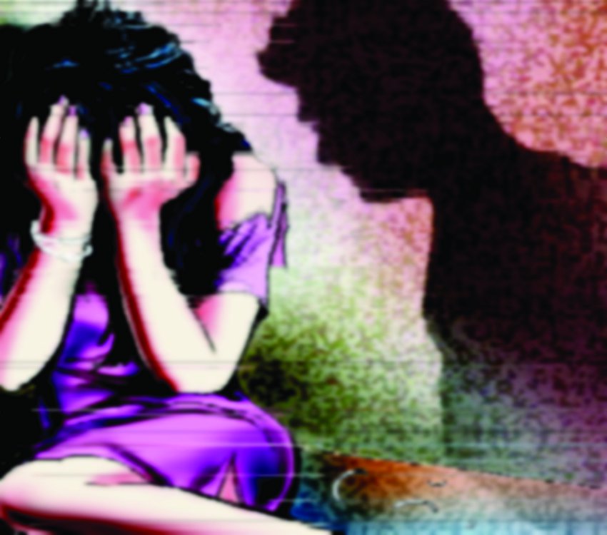 Father made his own daughter to be a victim of lust, then it happened पिता ने अपनी ही बेटी को बनाया हवस का शिकार, फिर यह हुआ