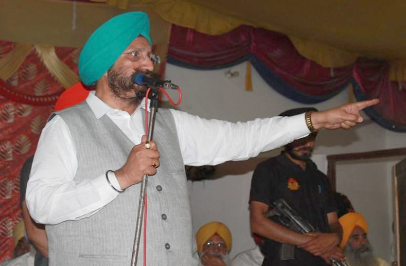 randhawa गुरूग्रंथ साहिब बेचने के मामले में पंजाब के मंत्री रंधावा जांच कराने के पक्ष में