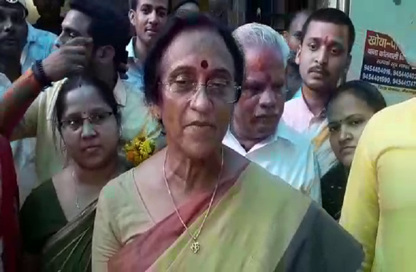 Rita bahuguna Joshi भाजपा सांसद रीता बहुगुणा जोशी की पोती की पटाखों की चपेट में आने से मौत
