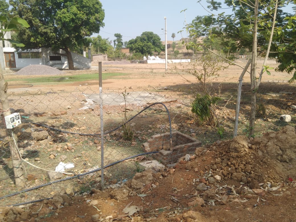 People can not get water in Kanchanpura पंचायत के मुखिया ने सरकारी बोर और कुआं पर कर लिया कब्जा, जनता को छोड़ दिया प्यासा