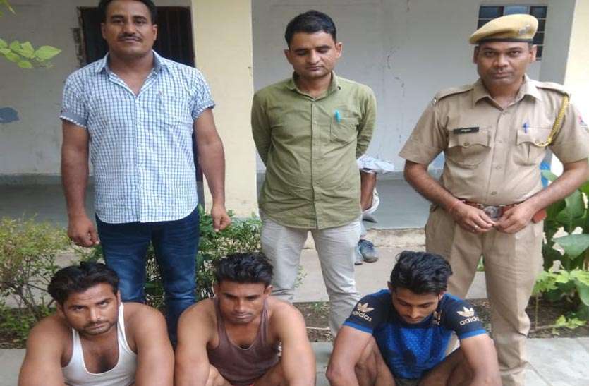 arrested-accused-accused-of-shivering मंदिर में शिवलिंग खण्डित करने वाले तीन आरोपियों को किया गिरफ्तार