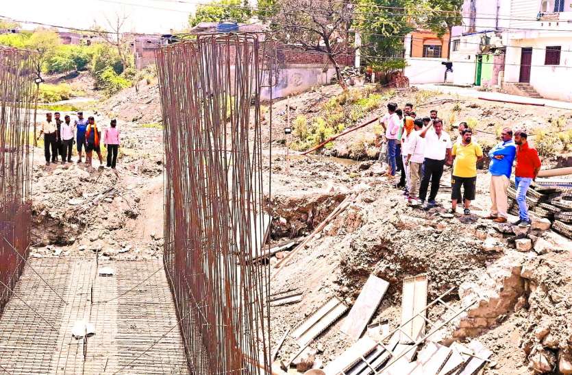 patrika सेतुु निर्माण विभाग के ब्रिज की हाइट को लेकर बढ़ा विरोध