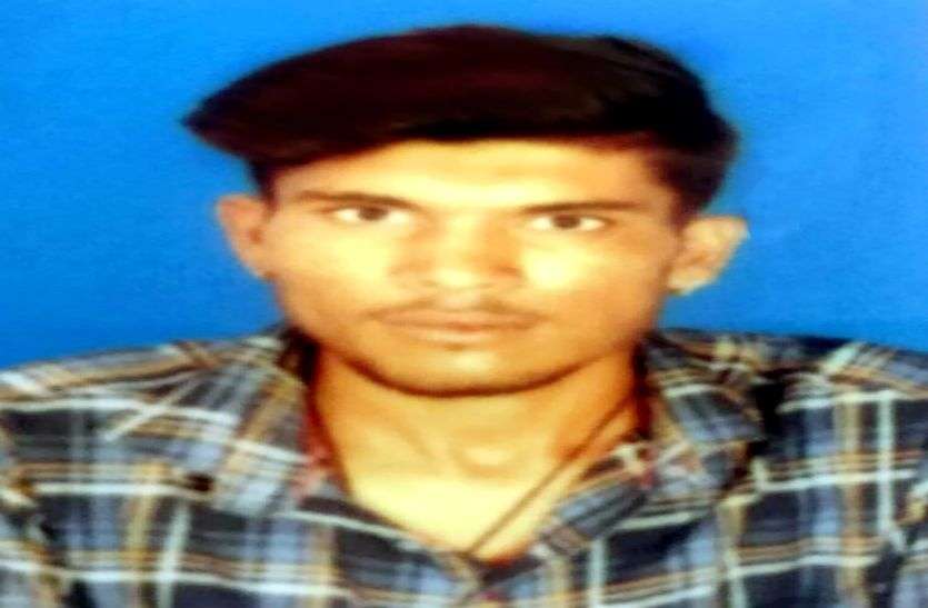 A constable suspended, female constable line spot एक कांस्टेबल निलम्बित, महिला कांस्टेबल लाइन हाजिर