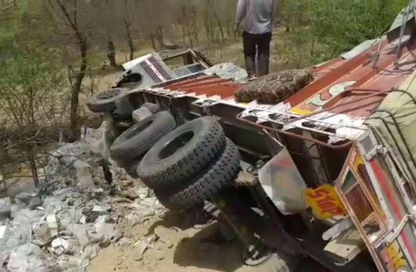 truck accident in bikaner दो ट्रकों की आमने-सामने भिड़ंत