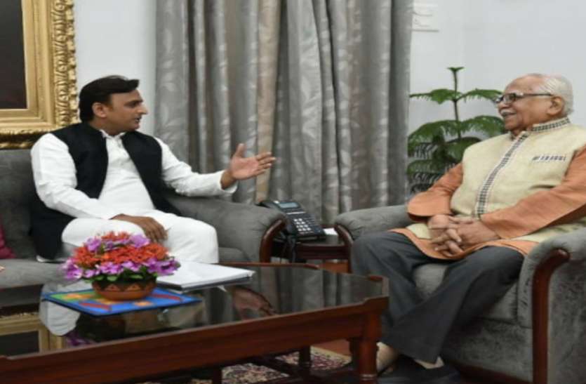 Akhilesh Yadav राज्यपाल से मिले अखिलेश यादव, कहा- यूपी में जंगलराज जैसे हालात