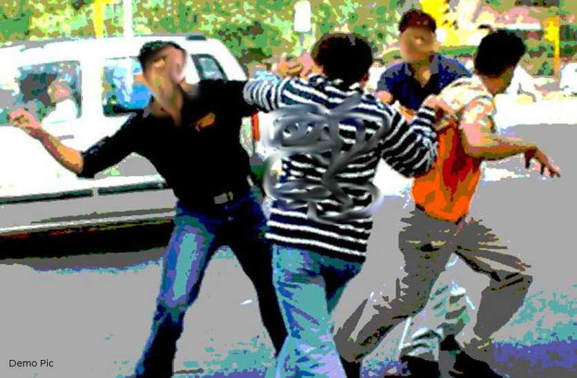 latest crime news जमीन में कब्जे को लेकर भिड़े बिल्डर और हिस्ट्रीशीटर के गुर्गे, मीडियाकर्मी से की मारपीट