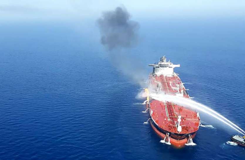 Attack on Tanker File Image ओमान की खाड़ी में हुए तेल टैंकरों पर हमले पर संयुक्त राष्ट्र सख्त, दिए स्वतंत्र जांच के आदेश