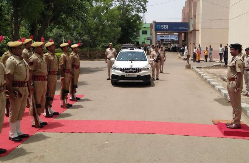karauli hindi news करौली पहुंचे आईजी, कानून व्यवस्था पर की चर्चा
