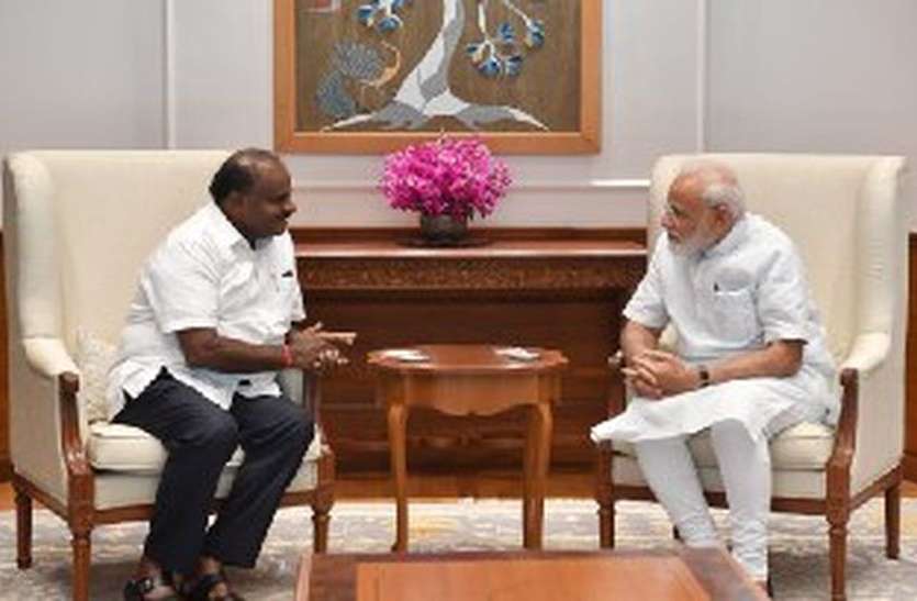 bangalore news मोदी से मिले कुमारस्वामी, मनरेगा का बकाया १५०० करोड़ जारी करने की अपील