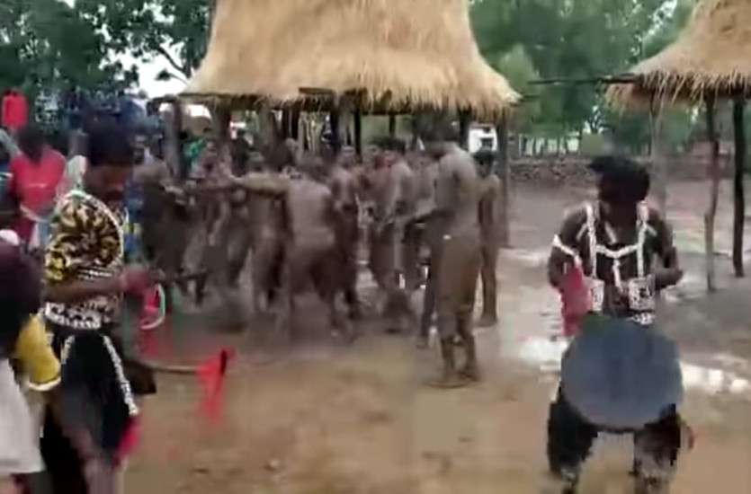 Throw down in mud