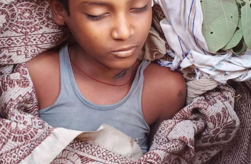 An innocent death of the electric wire in the throat गले में बिजली का तार फंसते ही मासूम की मौत