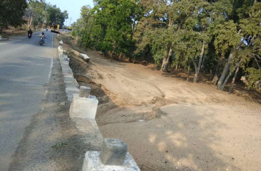 For this reason are accidents here, no arrangements इस कारण से यहां हो रहे हादसे, कोई इंतजामात नहीं