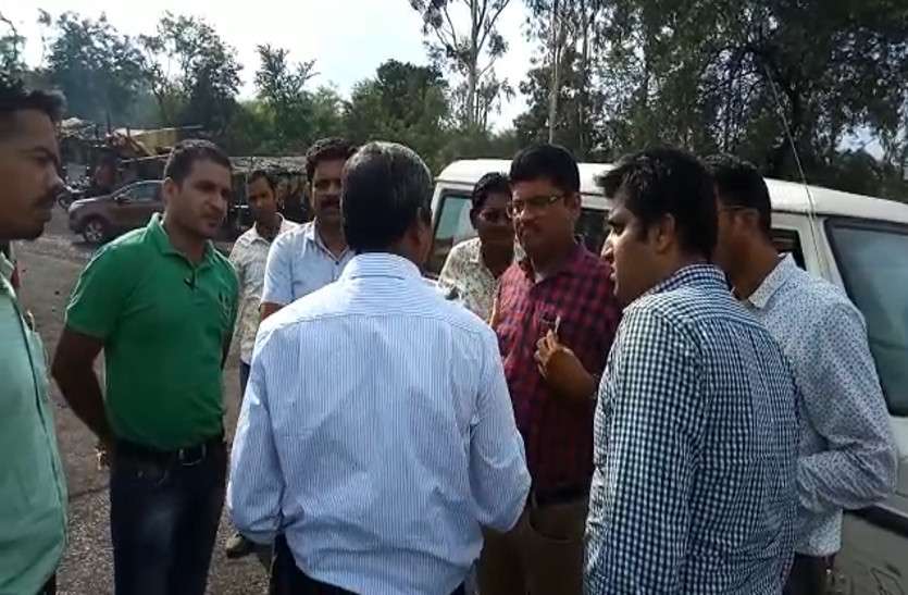 एसीबी ने स्पेक्ट्रम वाशरी के लिए लीलागर नदी के प्रवाह को रोका, पढि़ए कंपनी के और भी कारनामें... एसीबी ने स्पेक्ट्रम वाशरी के लिए लीलागर नदी के प्रवाह को रोका, पढि़ए कंपनी के और भी कारनामें...