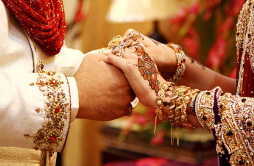Aunt took away Surat, nephew, refuses to keep her husband on return चाची को भगाकर सूरत ले गया भतीजा, लौटने पर पति ने किया रखने से इनकार