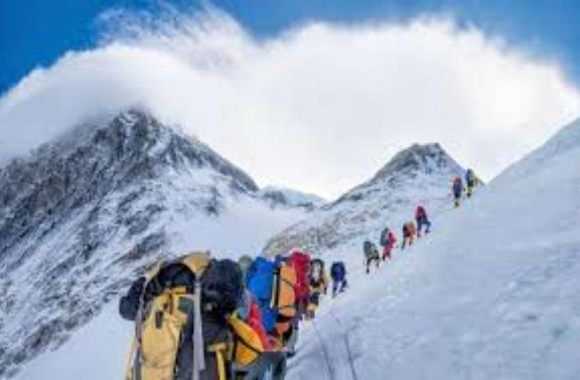 mount पर्वतारोही और वैज्ञानिकों की सूझबूझ से एवरेस्ट पर बनाए गए मौसम केंद्र, मिलेगी सटीक जानकारी