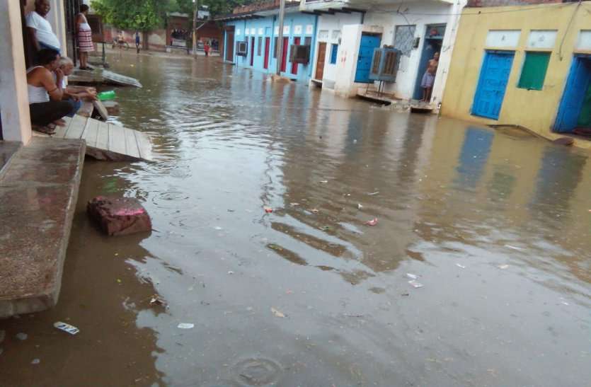 heavy rain gwalior ग्वालियर अंचल में बारिश से बदला मौसम, गर्मी से मिली राहत
