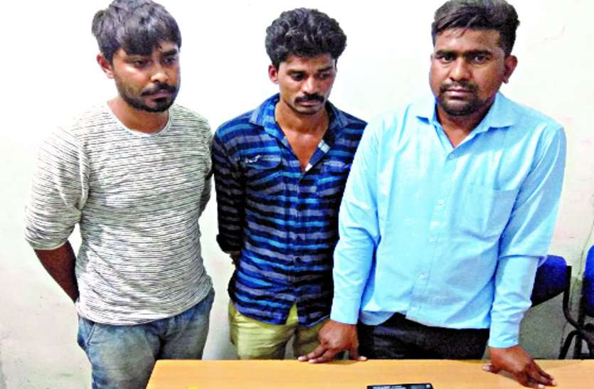 crime in Rajnandgaon भाजपा नेता कर रहा था बंद कमरे में घटिया काम, पुलिस आई तो हो गया शर्मसार