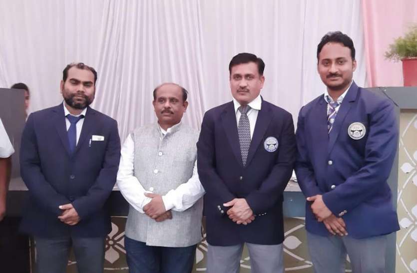 National Judge of Making rajneeti dinkar राजनीत बने कराते के राष्ट्रीय निर्णायक