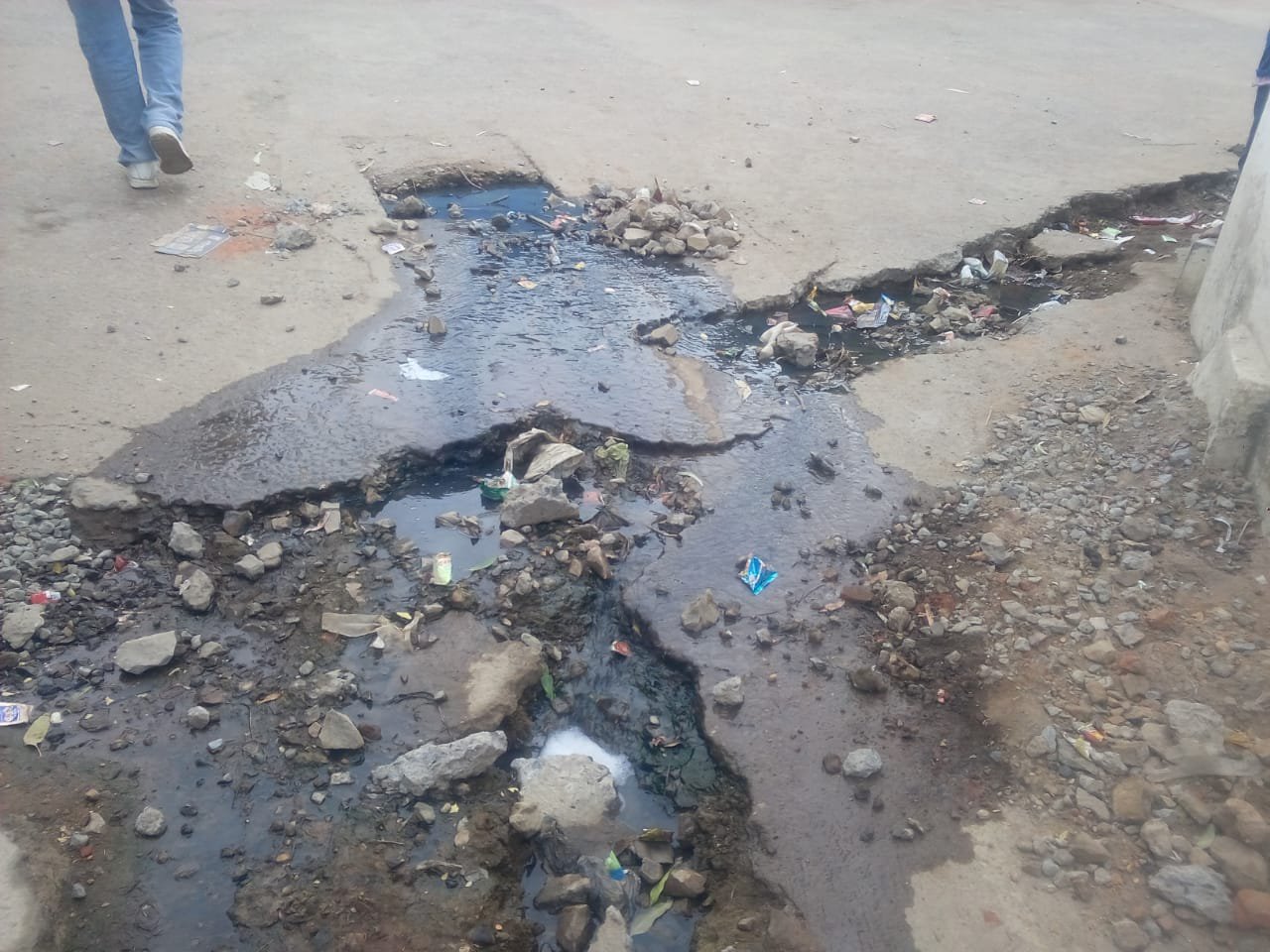 Rain water will flood सड़कों पर भरेगा बारिश का पानी