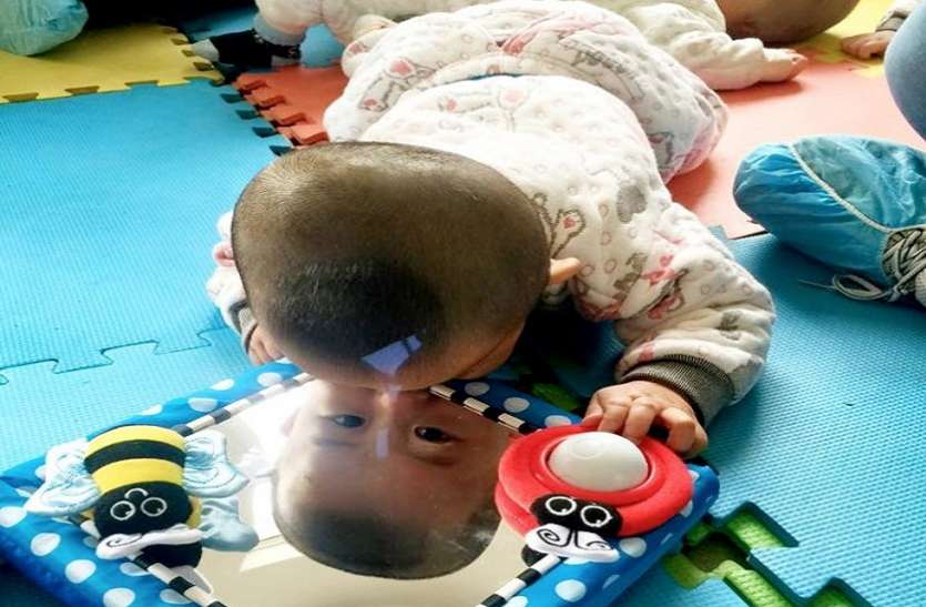 china women kidnaps baby to ward off bad luck returns him 26 Years 26 साल पहले चुराया था बच्चा, जब लौटने गई तो सामने आई हैरान कर देने वाली सच्चाई