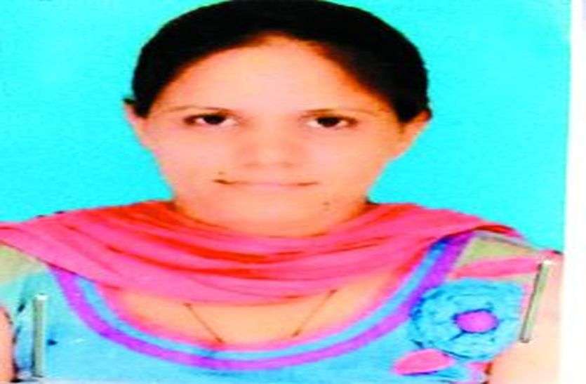 Husband went abroad, bride escape with jewellery लुटेरी दुल्हन : पति गया विदेश कमाने, फुर्र हो गई दुल्हन