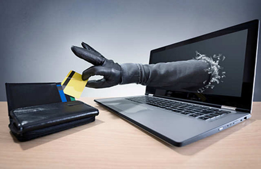 atm hacker हैकर ने भेजा एसएमएस, क्लीक करते ही बैंक खाते से हुए सवा लाख पार
