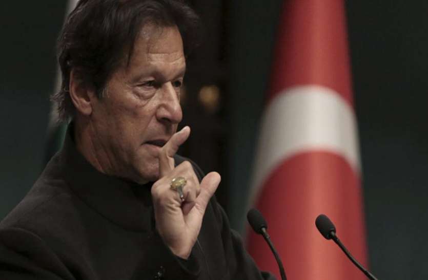 Imran Khan पाकिस्तान को कर्ज नहीं देगा ADB, दुनियाभर में शर्मिंदगी की नौबत