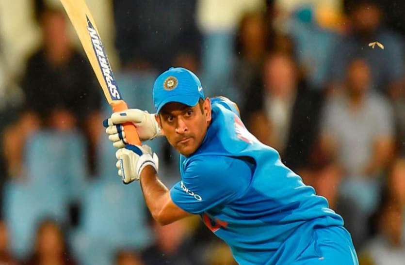 MS Dhoni एम एस धोनी करेंगे कोका कोला के साथ काम, सालाना होगी इतनी कमाई