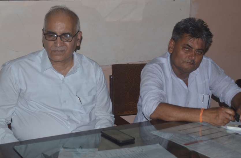 rewa अदालतों में वकीलों की हड़ताल, डाक्टर्स के बाद वकील स्वयं की सुरक्षा की कर रहे मांग