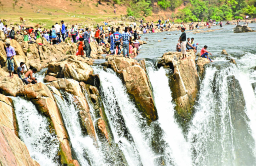 Bhedaghat,bhedaghat in jabalpur, जबलपुर में हैं एक से बढ़कर एक पर्यटन स्थल, आउटिंग प्लान करने से पहले पढ़ लें ये खबर