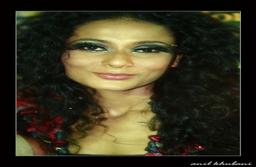 kolkata,west bengal Miss India Universe Ushoshi Sengupta के पीछे पड़ गए 15 लड़के, फिर क्या हुआ जाने