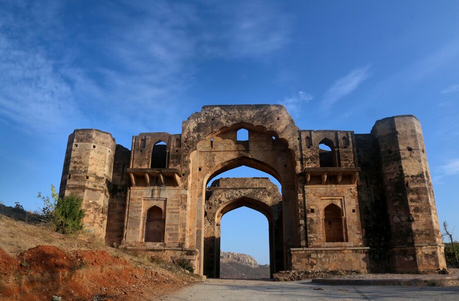 tourism छतरपुर जिले के कई पर्यटन स्थल हो रहे अनदेखी के शिकार, नहीं पहुंच पा रहे सैलानी tourism छतरपुर जिले के कई पर्यटन स्थल हो रहे अनदेखी के शिकार, नहीं पहुंच पा रहे सैलानी