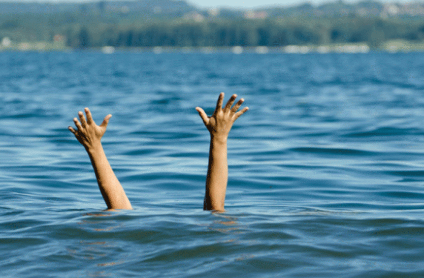 Drowned in pond died three children In Janaura Ayodhya बिग ब्रेकिंग : अयोध्या में तालाब में नहाते हुए बड़ा हादसा तीन बच्चों की डूबकर मौत